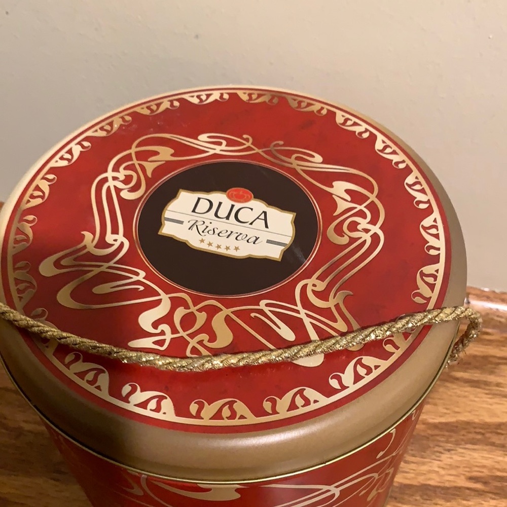 Empty Cookie Box - Picture 5 of 12